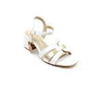 Marco Tozzi Damen Riemchen Sandalette mit 6 cm Blockabsatz  weiß gold