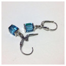 Edelschmiede925 Ohrhänger mit Glaswürfel - hellblau - Stahl