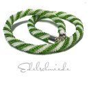 tolle Häkelkette grün / weiß mit 925 Silber Verschluß 45 cm Handarbeit